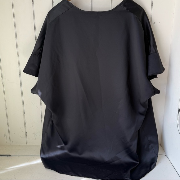 Victorias Secret Back Ruffle Sleeve Robe - Picture 2 of 4